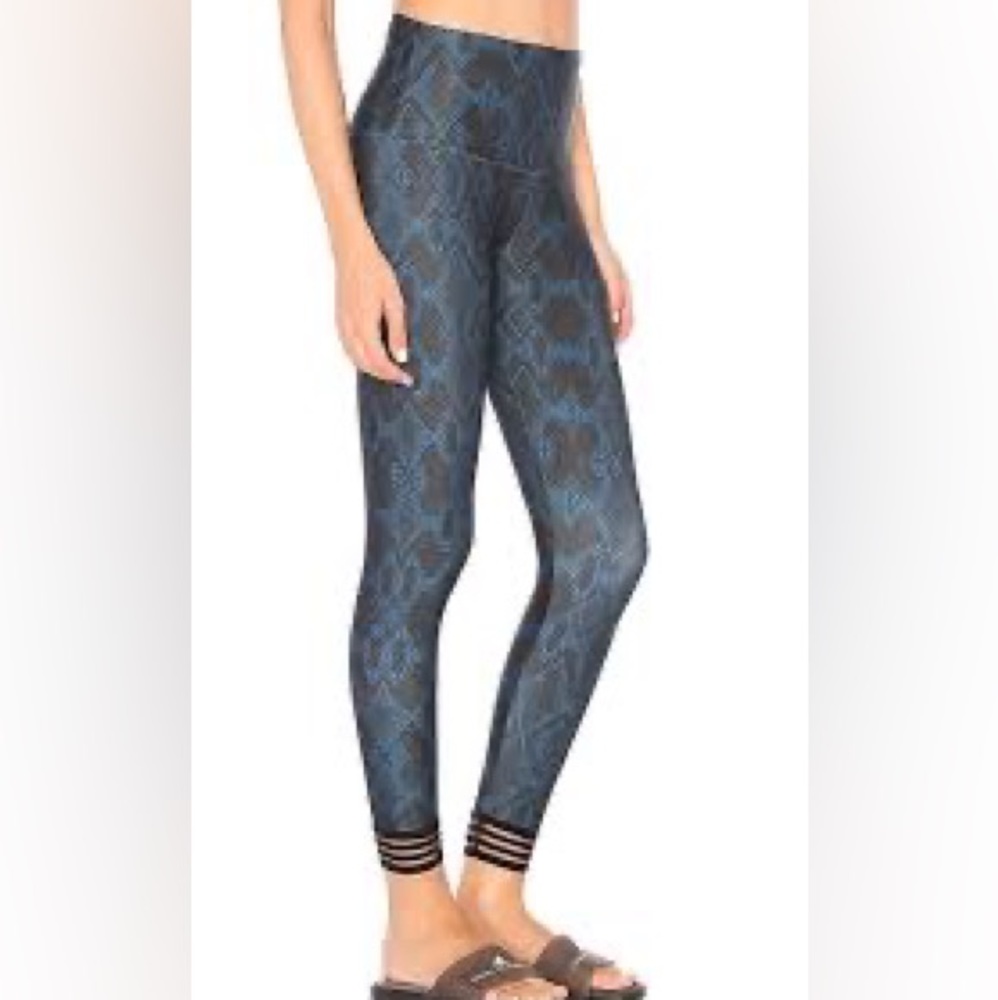 Onzie Ritz Python Leggings Size-S/M - image 1